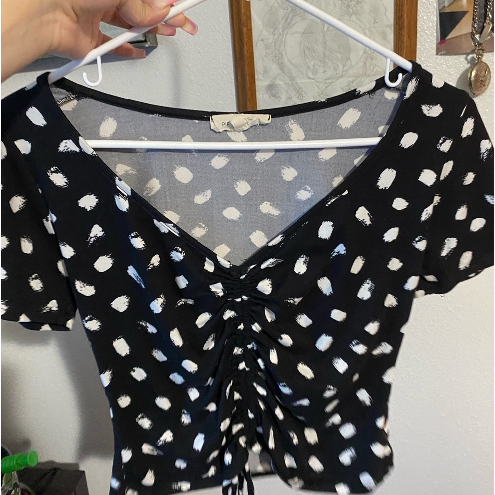 Black and ponka dot crop top
